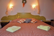 Triple Bedroom with Kichen